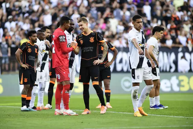 Corinthians vence Ponte Preta por 3 a 0 no Campeonato Paulista