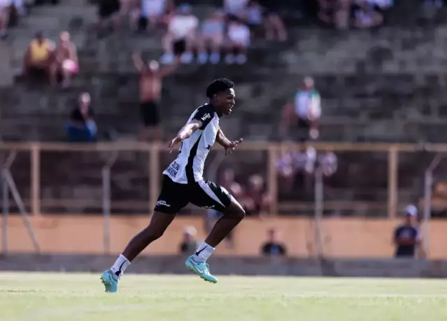 Corinthians vence XV de Jaú e avança líder na Copinha; veja resultado