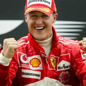 Michael Schumacher ex piloto de Fórmula 1 sofreu um acidente de esqui em 2004Imagem Reprodução