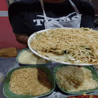 lanche gigante em marmitex vira sensação em Campo Grande