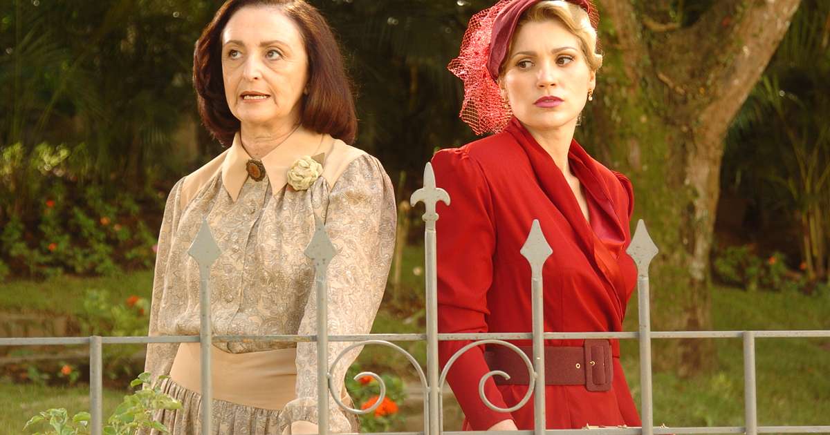 Ana Lúcia Torre fez sucesso como Débora na novela 'Alma Gêmea'. Ela fez parceria com a atriz F...