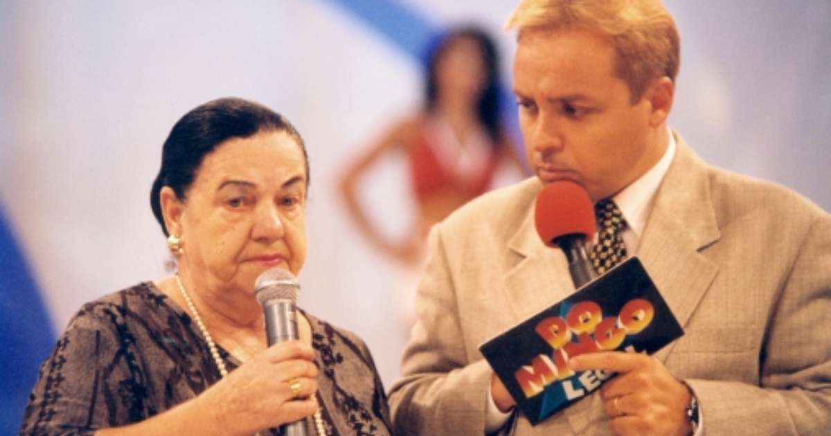 A vidente Mãe Dinah durante gravações do programa do Gugu, exibido aos domingos no SBT. Mãe D...